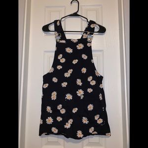 Small Daisy overall dress